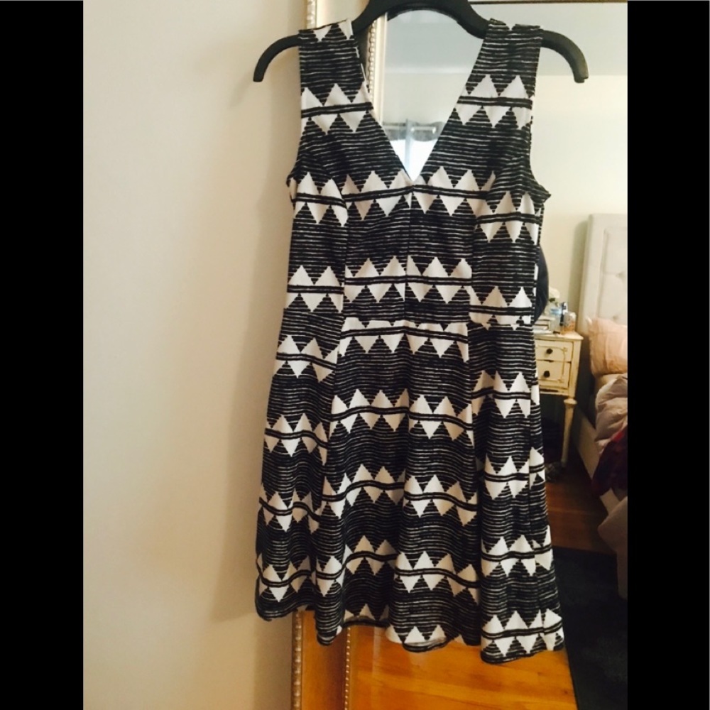 H&M size M black and white dress